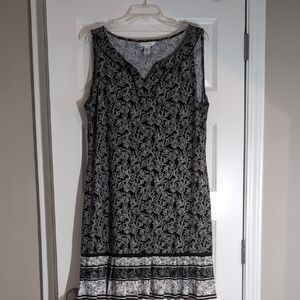 White House Black Market Black and White Floral Midi Dress